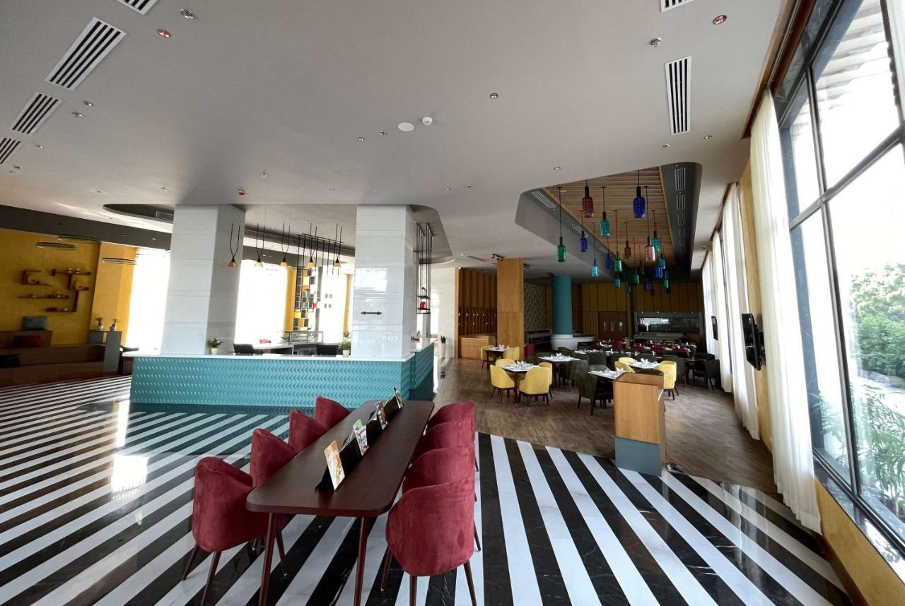 Ramada Encore By Wyndham Amritsar Airport Buitenkant foto