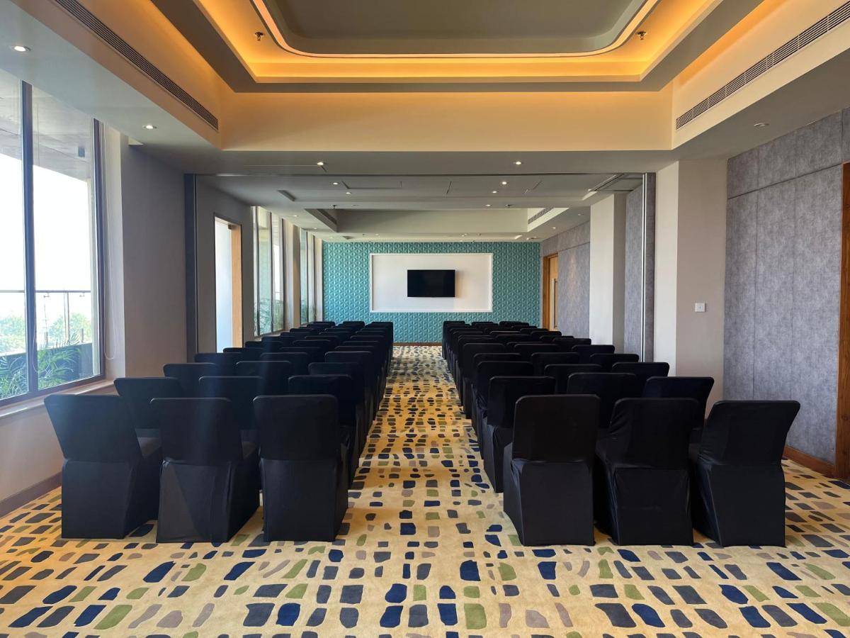 Ramada Encore By Wyndham Amritsar Airport Buitenkant foto