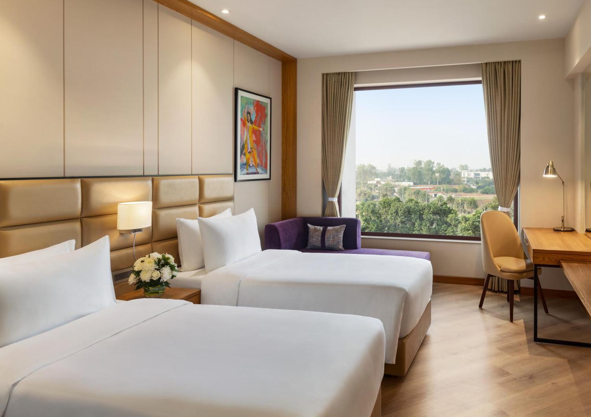 Ramada Encore By Wyndham Amritsar Airport Buitenkant foto