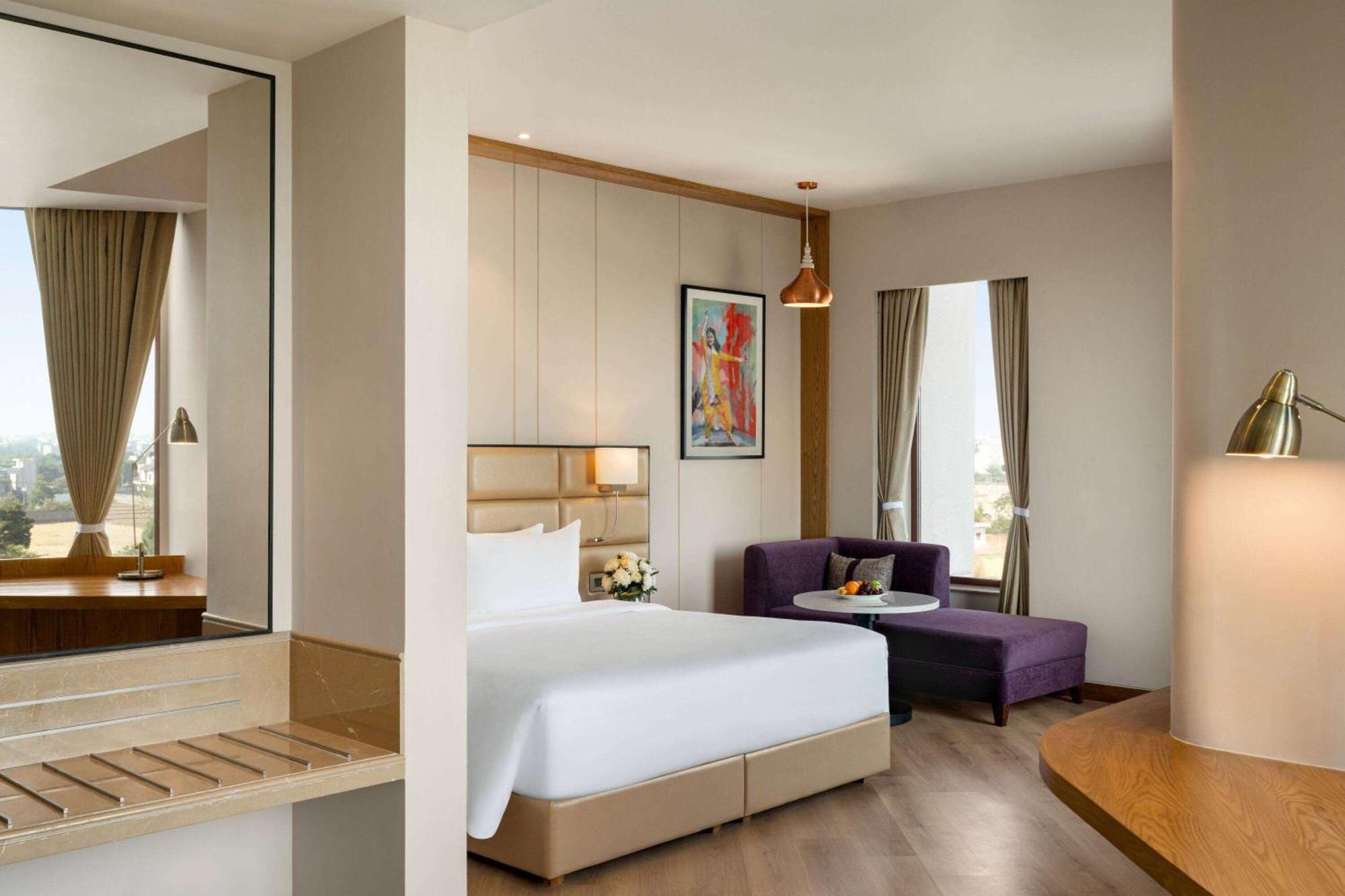Ramada Encore By Wyndham Amritsar Airport Buitenkant foto