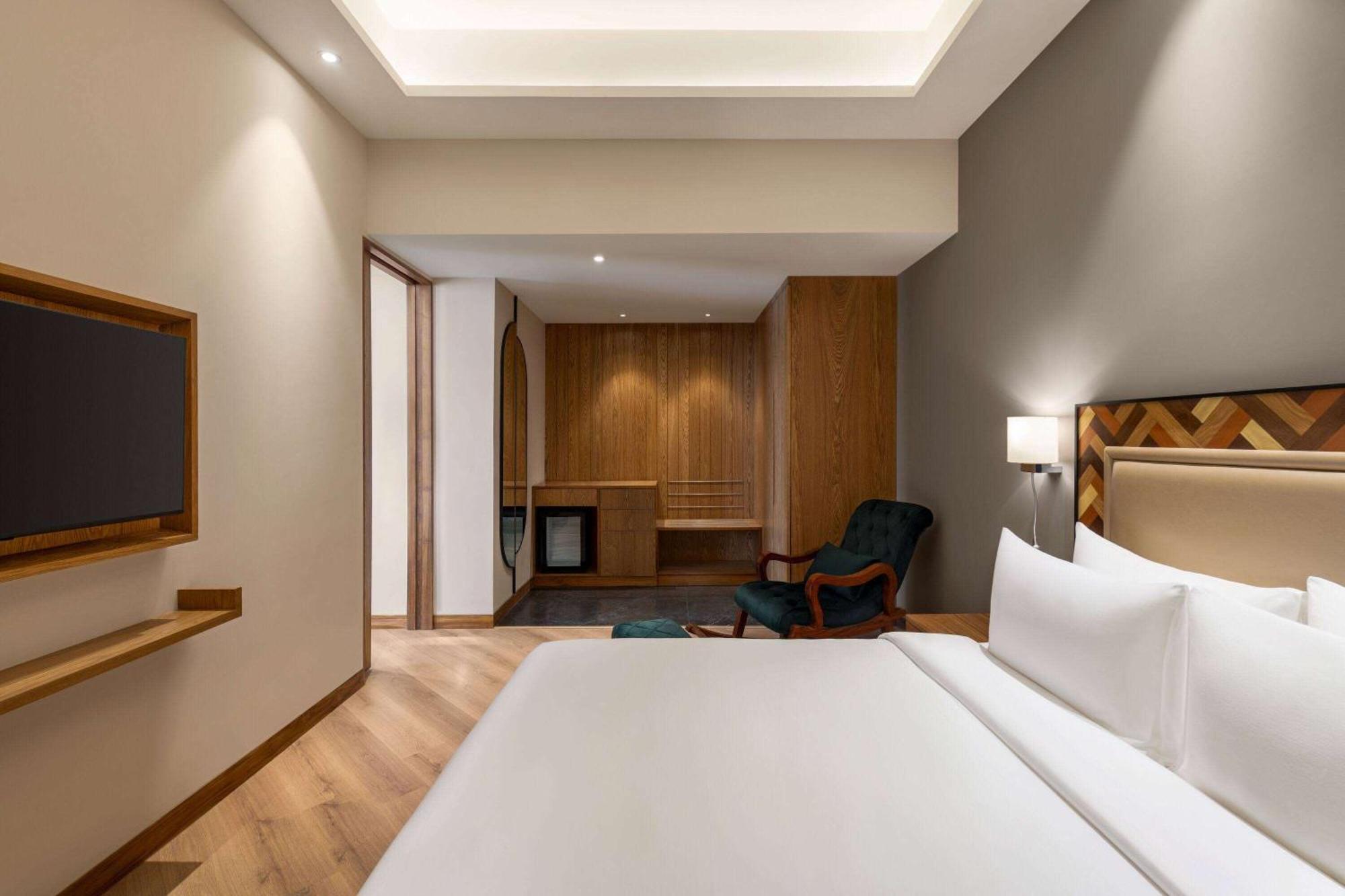 Ramada Encore By Wyndham Amritsar Airport Buitenkant foto