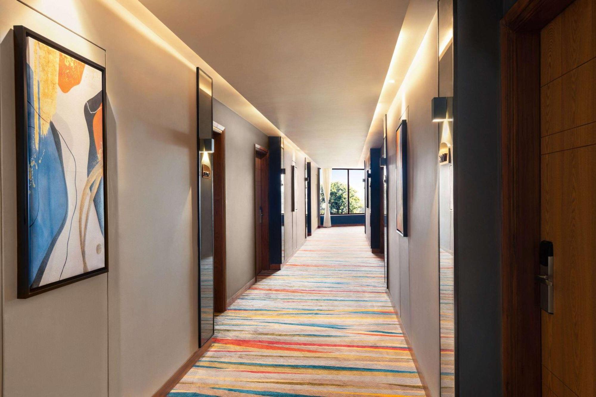Ramada Encore By Wyndham Amritsar Airport Buitenkant foto