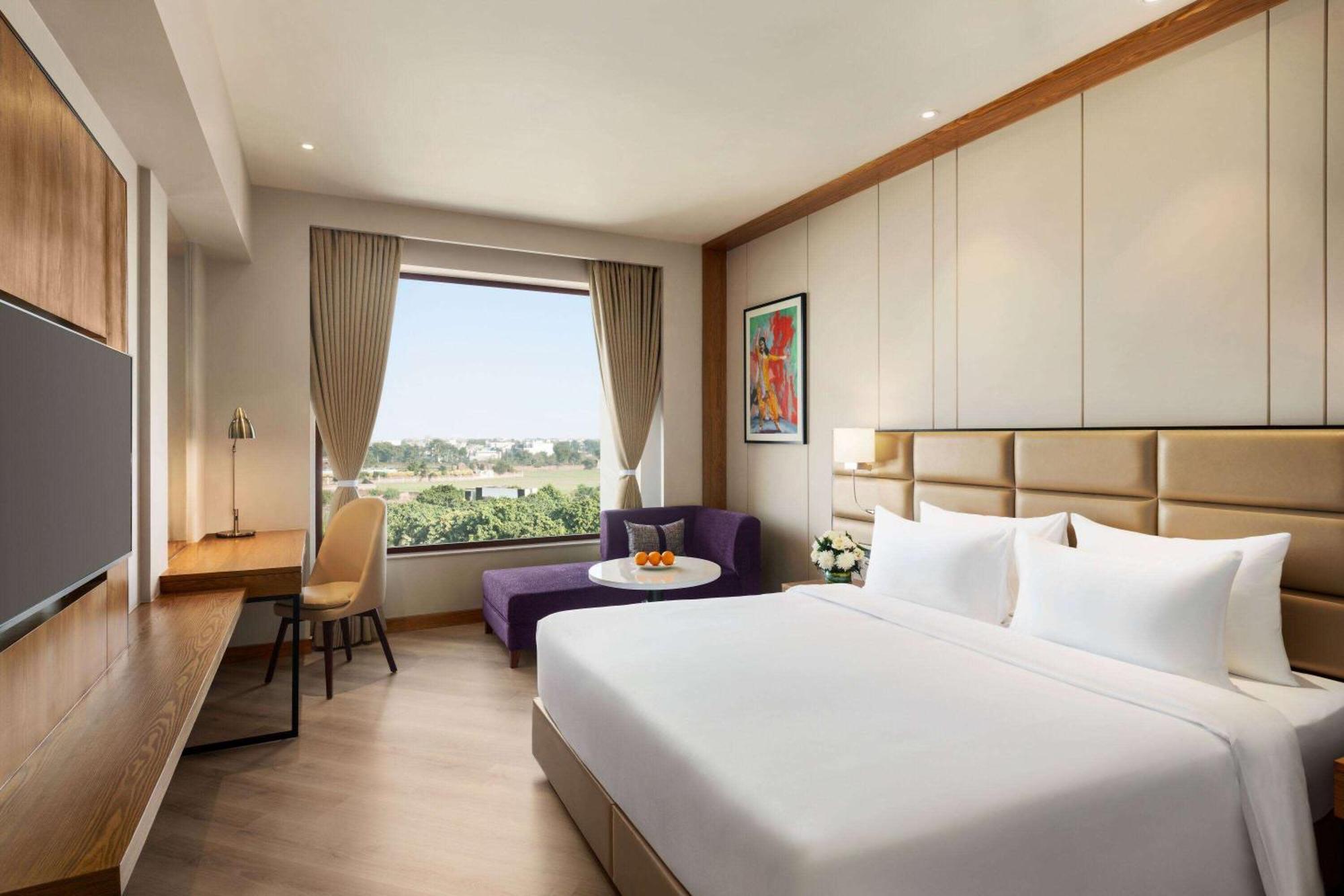 Ramada Encore By Wyndham Amritsar Airport Buitenkant foto