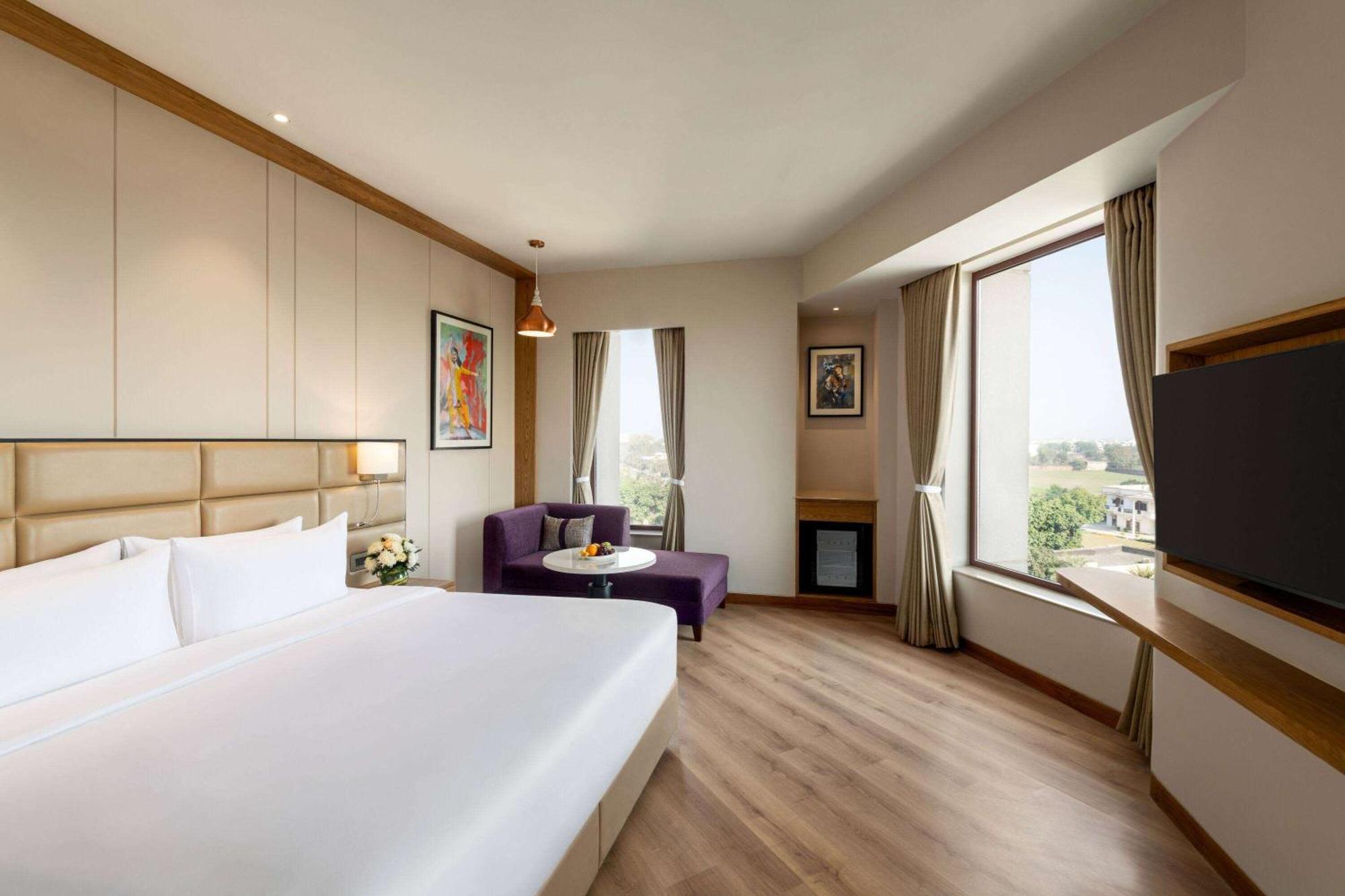 Ramada Encore By Wyndham Amritsar Airport Buitenkant foto