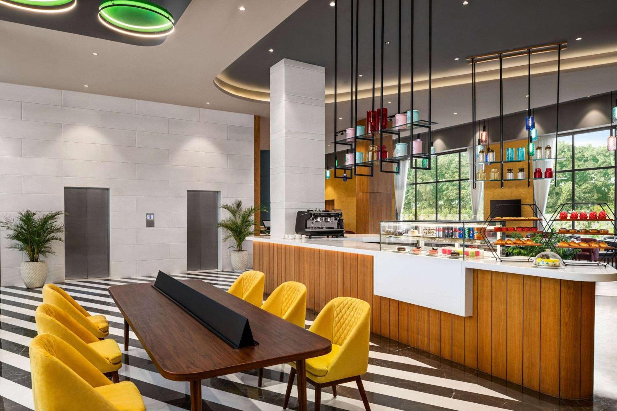 Ramada Encore By Wyndham Amritsar Airport Buitenkant foto
